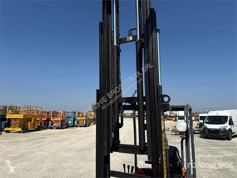 可升降式叉车 Toyota 1500 kg Electric Forklift