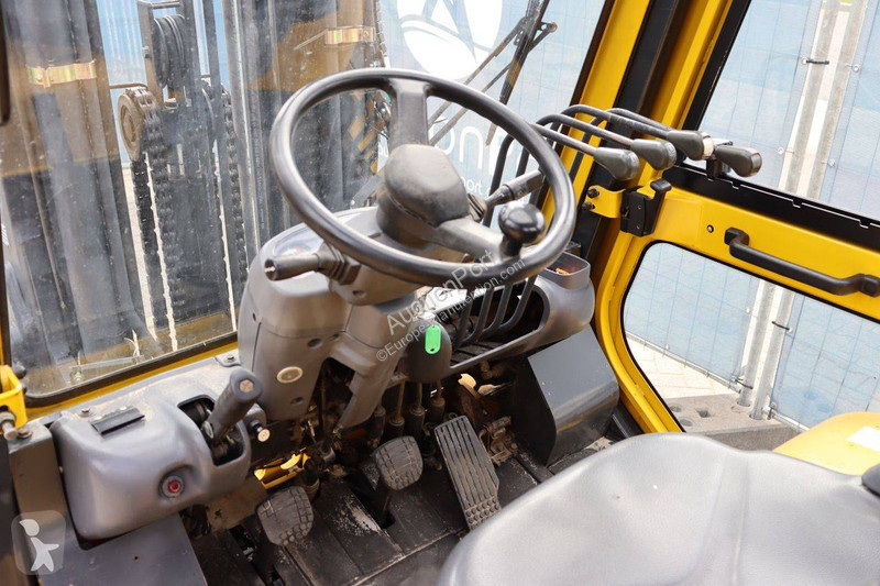 Chariot élévateur Komatsu FG401-7