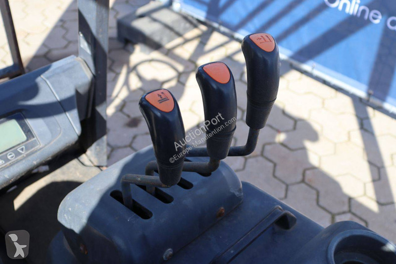 Empilhador elevador Doosan B15T-5