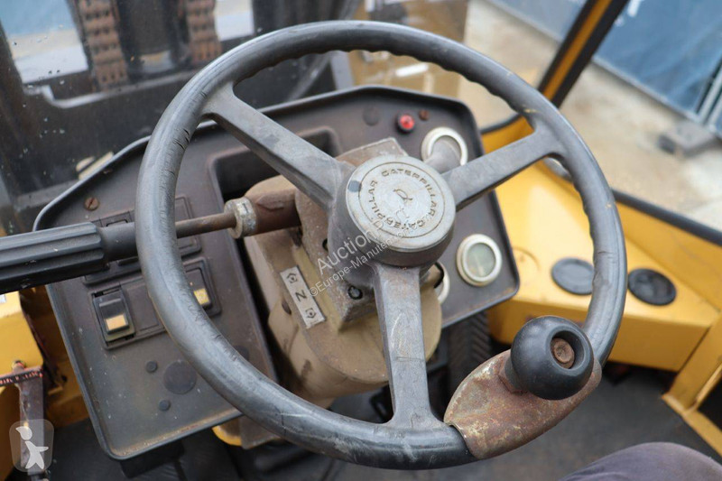 Heftruck Caterpillar V300C