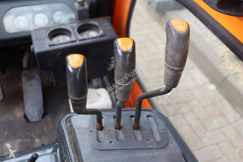 Teleskopický manipulátor Doosan D30S-5