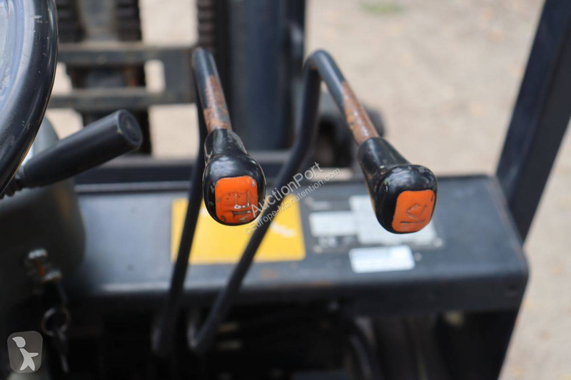 Навантажувач вилковий Doosan G25G