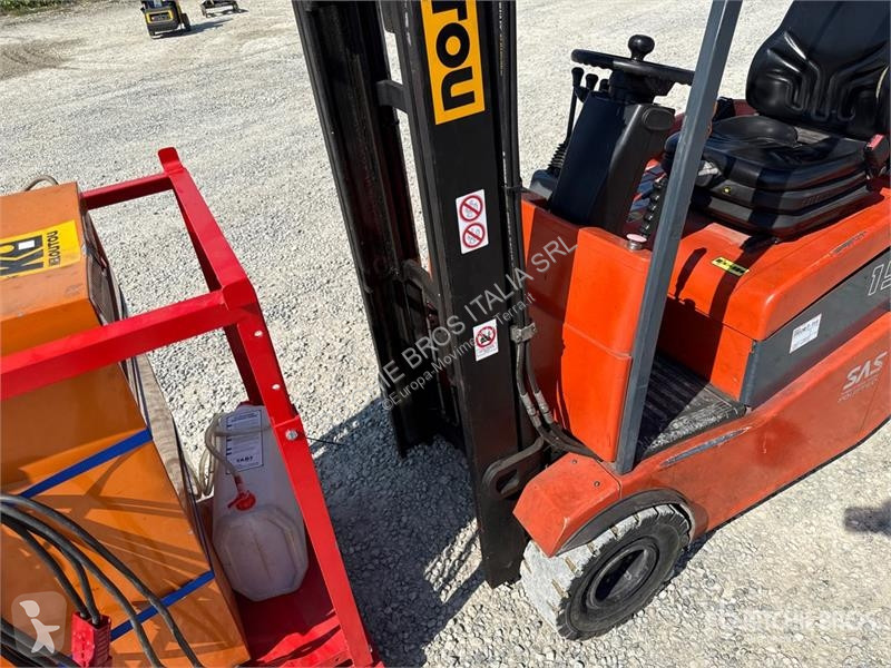 可升降式叉车 Toyota 1500 kg Electric Forklift