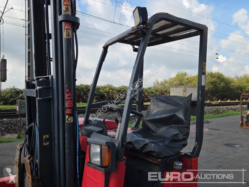 Chariot élévateur Moffett M4 25.3