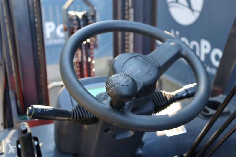 Chariot élévateur  CPD16