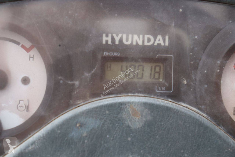 Hyundai 33L-7A Forklift