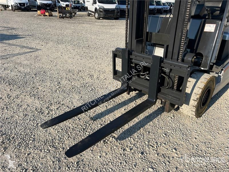 Carretilla elevadora Nissan QX25 2500 kg...