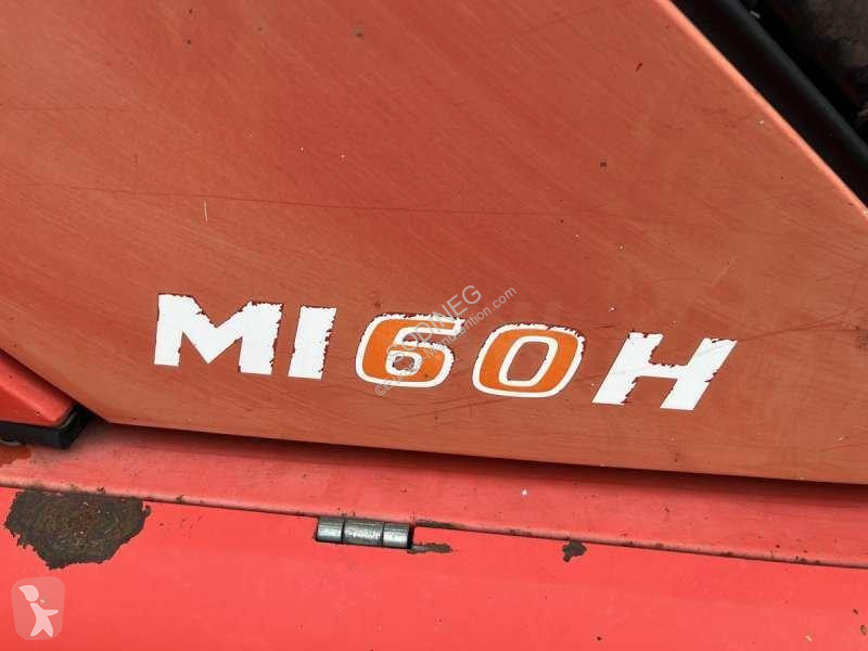 رافعة شوكية Manitou (6T / 4m)