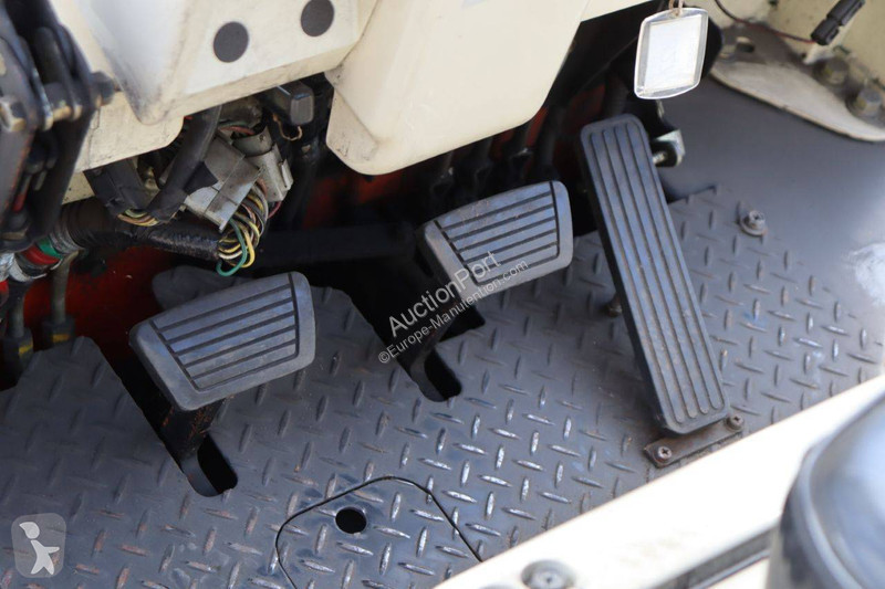 Teleskopický manipulátor Nissan KCUGH02F350