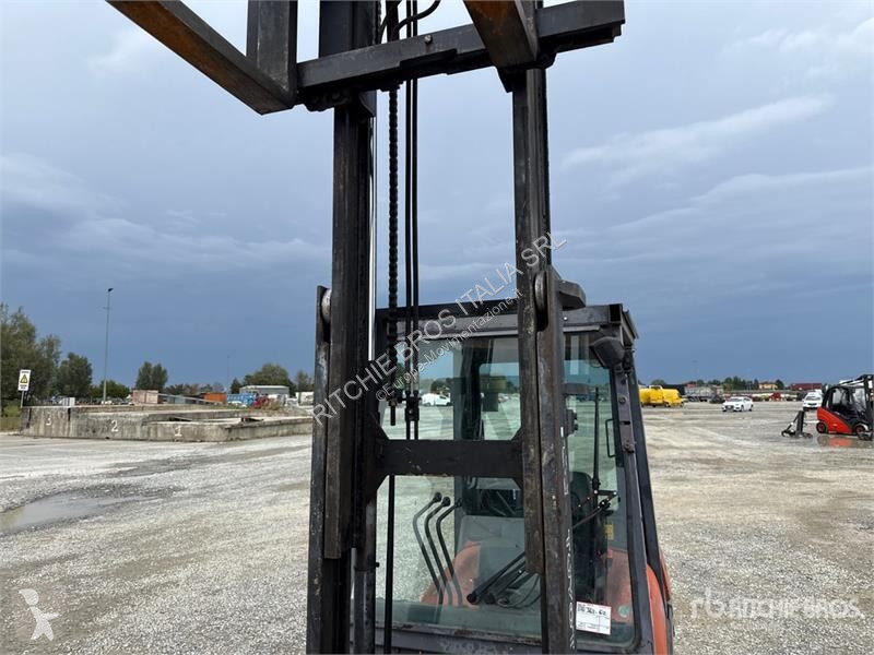 Emelőtargonca Toyota 02-6FDF30 2900 kg Forklift