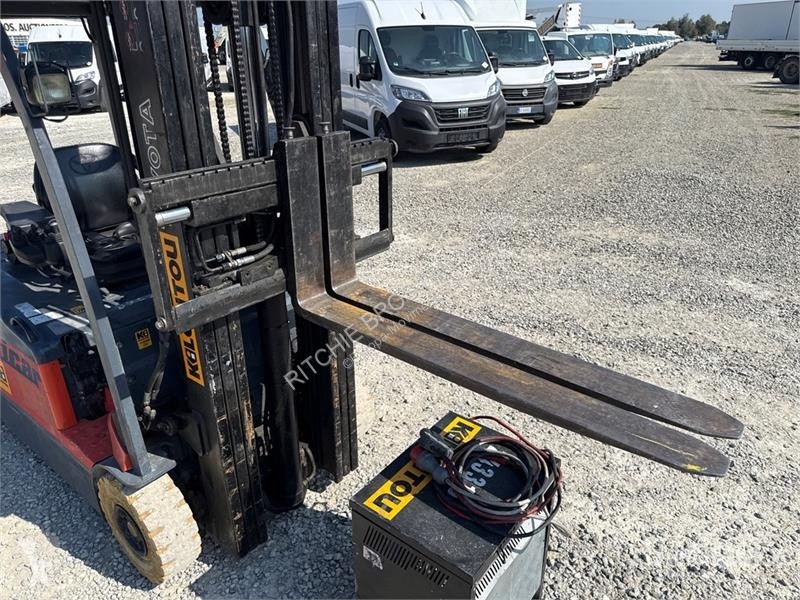 可升降式叉车 Toyota 7FBEF18 1800 kg Electric Forklift