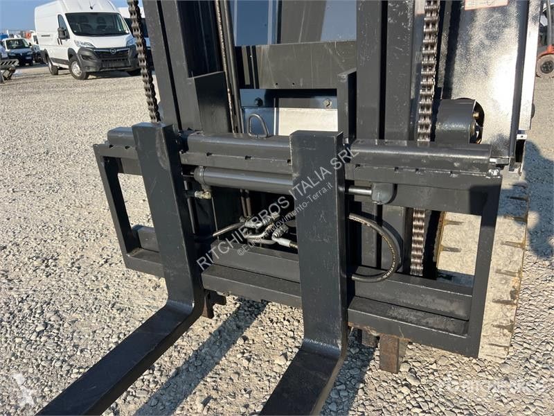 Carretilla elevadora Nissan QX25 2500 kg...