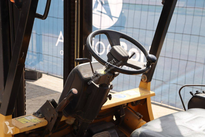 Автопогрузчик Caterpillar DP30