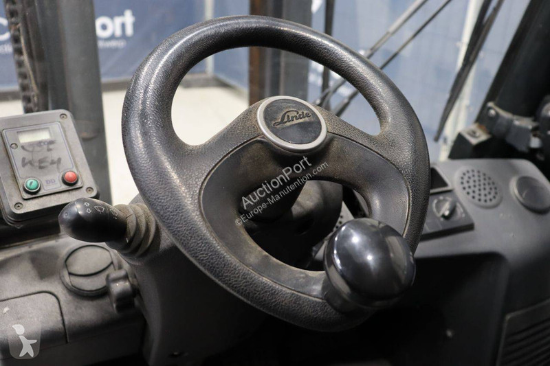 Chariot élévateur Linde D-02
