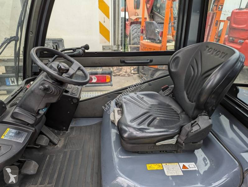 Carrello elevatore Toyota 02-8FDF20