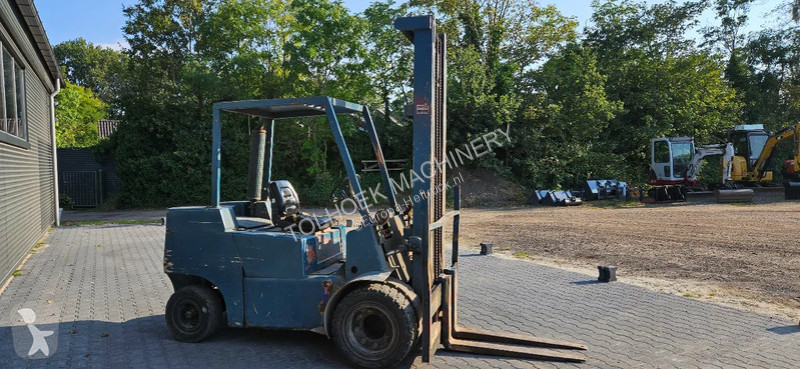 Teleskopický manipulátor Clark 3 ton diesel