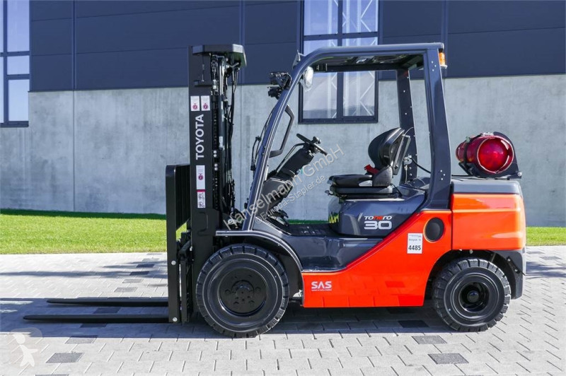 رافعة شوكية Toyota 02-8FGF30