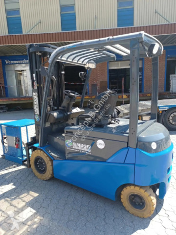 Chariot élévateur électrique Toyota
