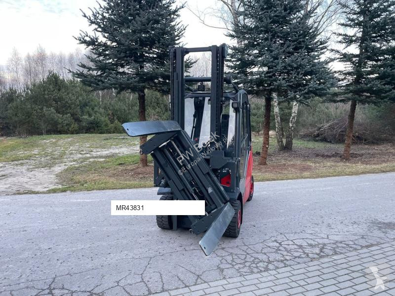 Teleskopický manipulátor Linde H25D