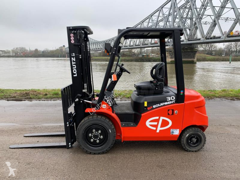 Carrello elevatore EFL303