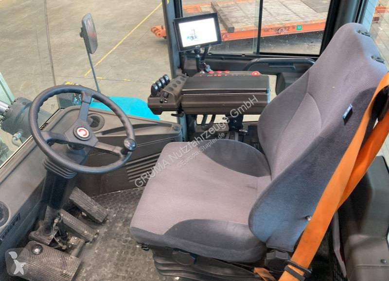 Teleskopický manipulátor Konecranes  SMV33-1200C