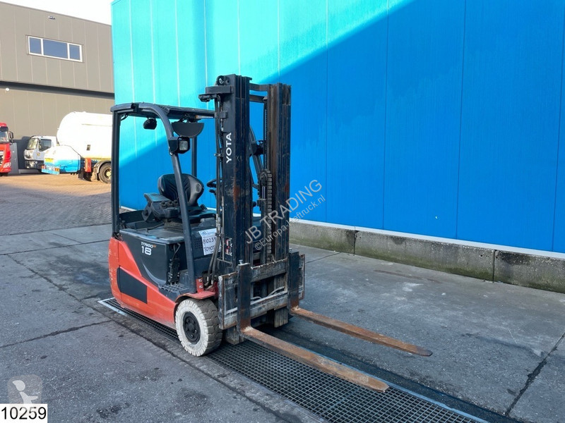Teleskopický manipulátor Toyota 8FBEKT18...