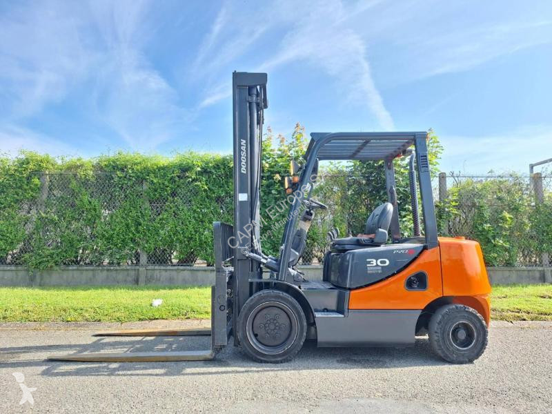 Teleskopický manipulátor Doosan D30S 5