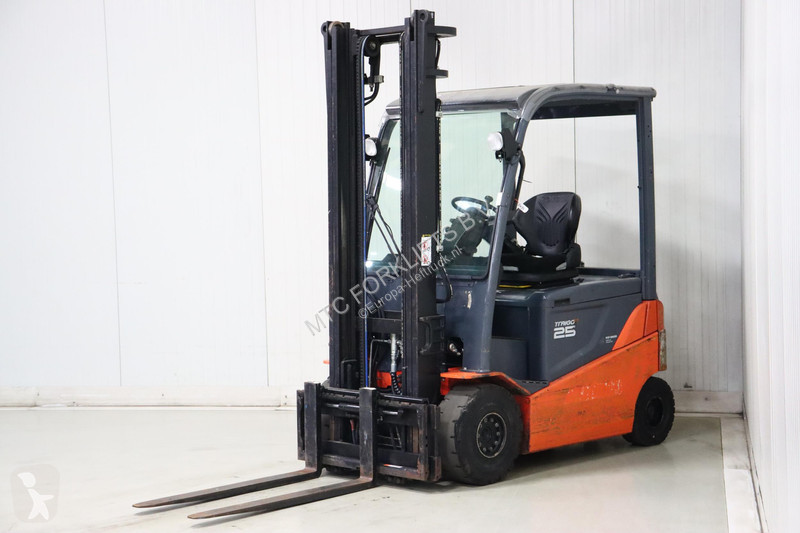 Teleskopický manipulátor Toyota 8FBMKT25