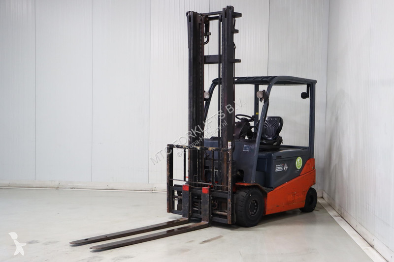 Heftruck Toyota 8FBMT25