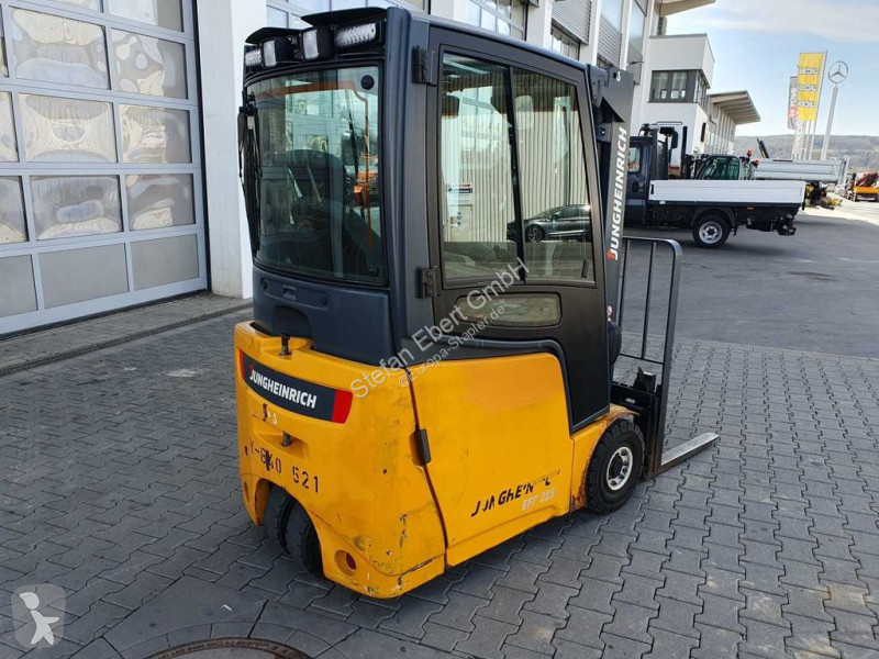 Stivuitor Jungheinrich EFG 215 / Triplex:...