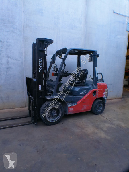 Toyota 02-8FGF30 MATRICULADA Gabelstapler