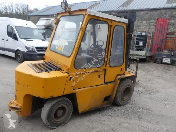 Teleskopický manipulátor Caterpillar