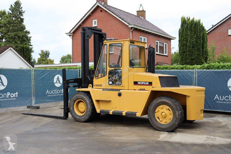 Heftruck Caterpillar V300C