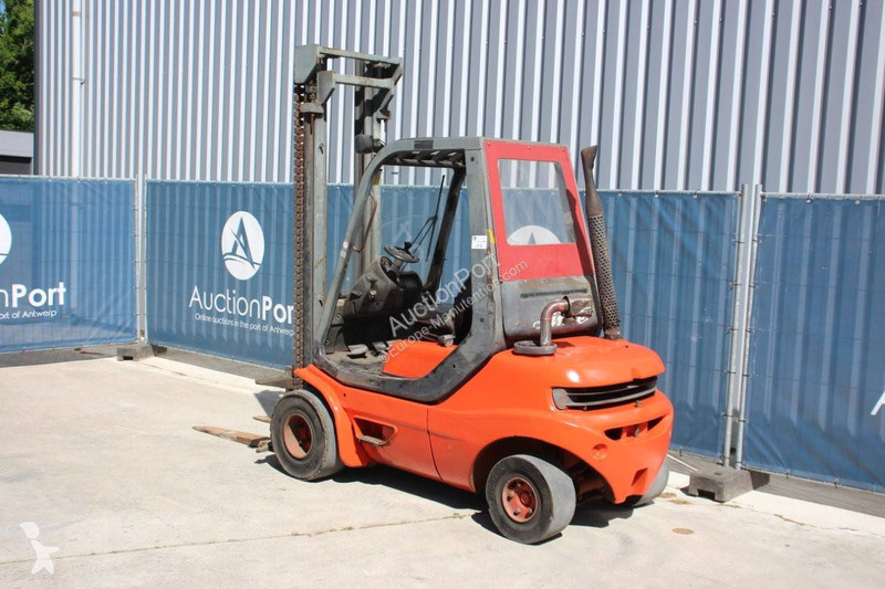 Chariot élévateur Linde D-02