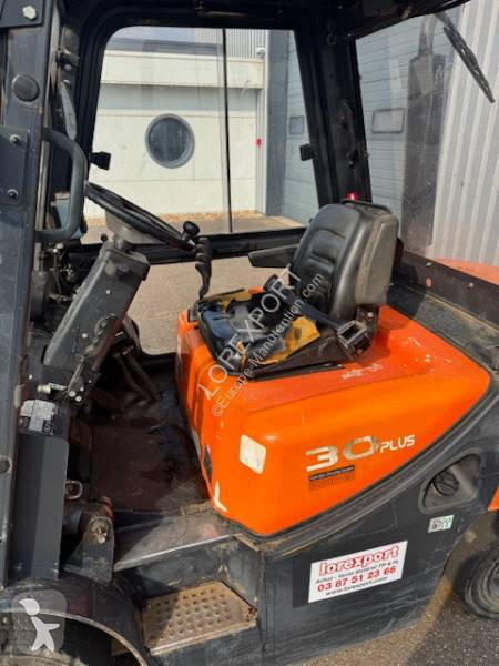 رافعة شوكية Doosan D30GP