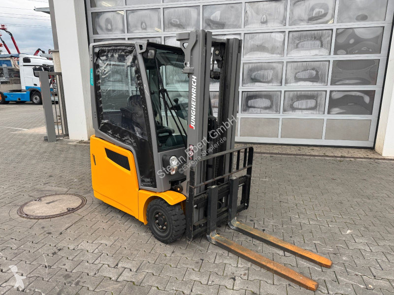 رافعة شوكية Jungheinrich EFG 215 / Triplex:...