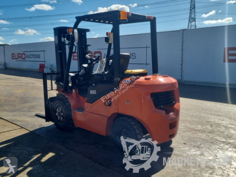 可升降式叉车  FD30