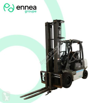 رافعة شوكية ديزل Unicarriers