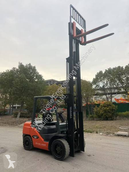 Vysokozdvižný vozík Toyota 3-Ton