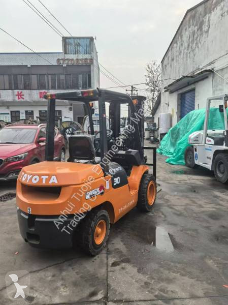 Vysokozdvižný vozík Toyota 3-Ton