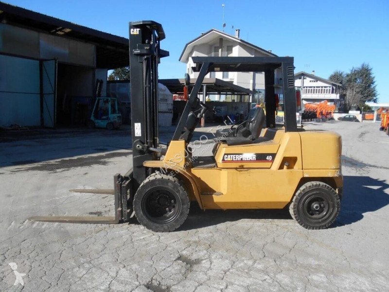رافعة شوكية Caterpillar DP40KL
