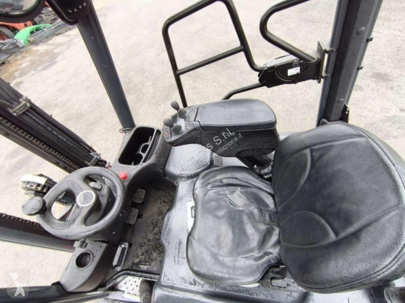 Carrello elevatore Linde 02