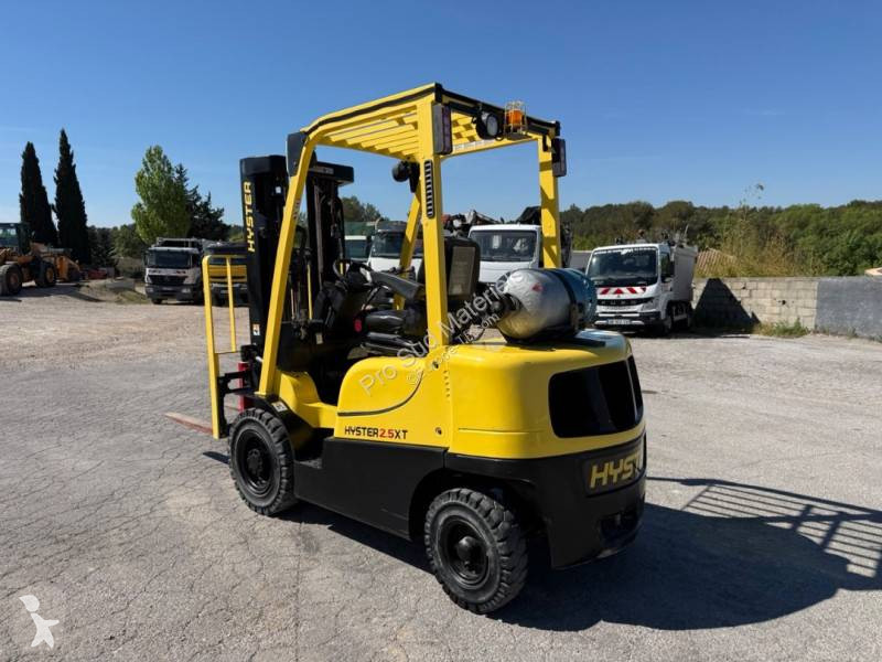رافعة شوكية Hyster