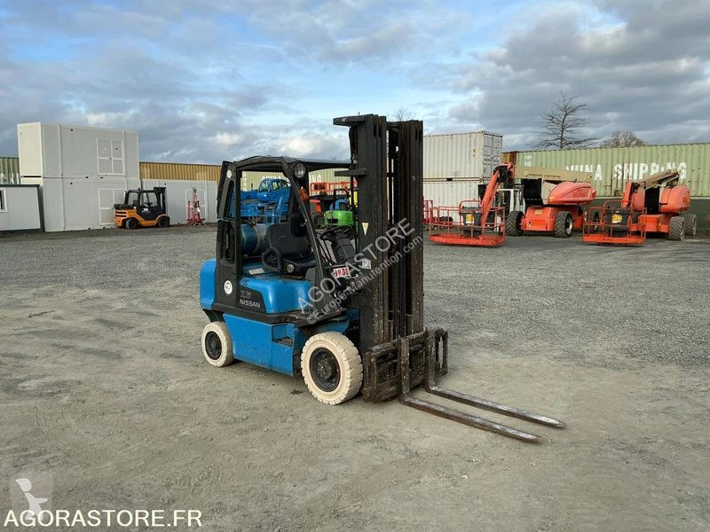 رافعة شوكية Nissan UD02A25PQ - 3F550