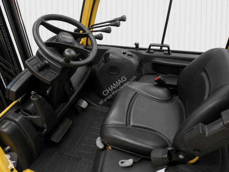 رافعة شوكية Hyster