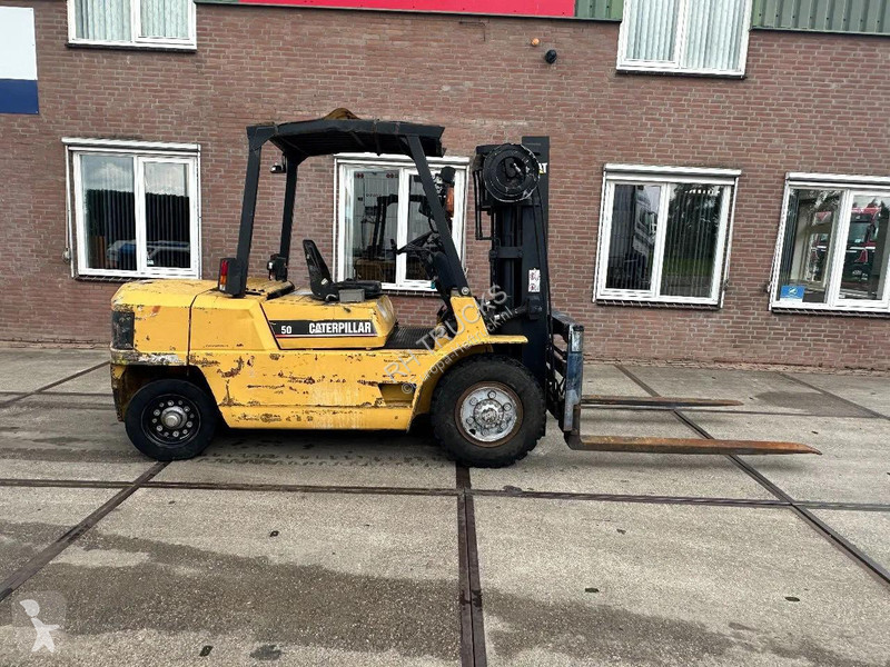 رافعة شوكية Caterpillar DP50 + VORKVERSTELLERS...