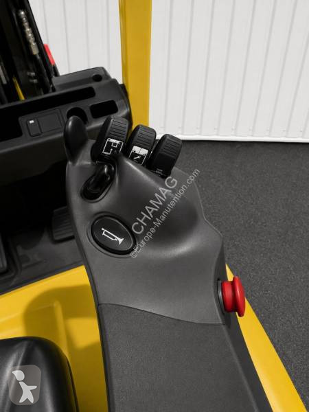 رافعة شوكية Hyster