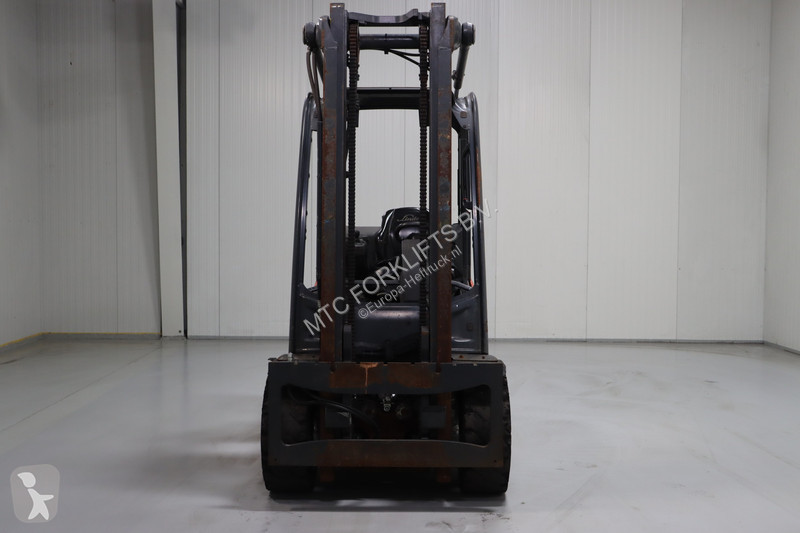Teleskopický manipulátor Linde D-01