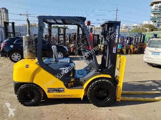 Teleskopický manipulátor Komatsu 30