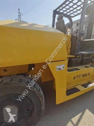 رافعة شوكية ثقيلة Komatsu